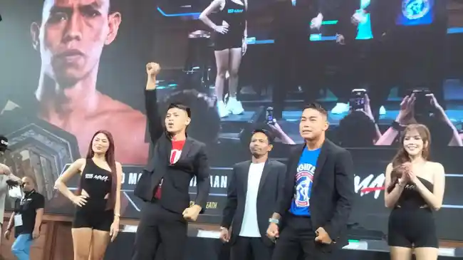 Windri-Patilima-11-2-0-menghadapi-Ronald-Mastrana-Siahaan.jpg