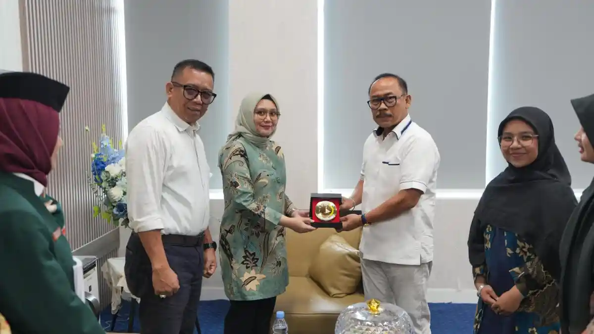 Libur Kerja Tak Halangi Gubernur Sulbar Dukung Pemuda ke Pertukaran Pelajar Australia