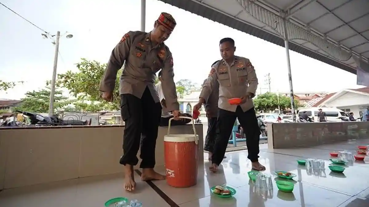 Tradisi Kanji Rumbi Hangatkan Suasana Ramadhan Mahasiswa STIK 83 dengan Warga Lhokseumawe