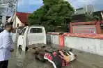 LIBUR-MENDADAK-Kepala-Disdikbud-Sukoharjo-Havid-Danang-Purnomo-Widodo-saat-meninjau-banjir.jpg