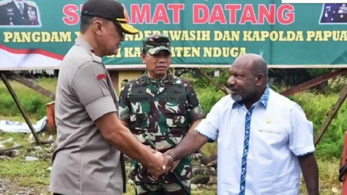 Bupati Nduga Minta Maaf Pernah Usulkan Tarik Personel TNI-Polri dari Daerahnya