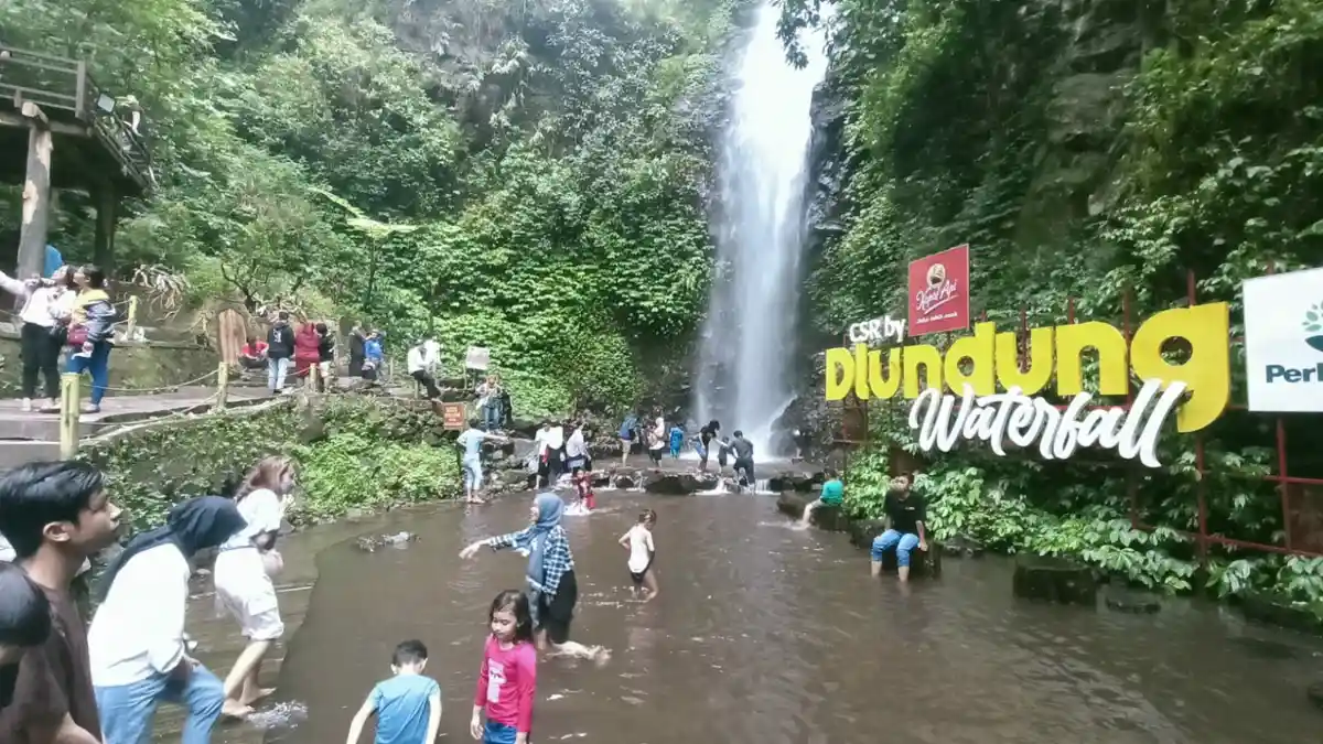 Wisata Air Terjun Dlundung Mojokerto Dibanjiri Pengunjung Saat Libur Lebaran, Kendalanya Sinyal