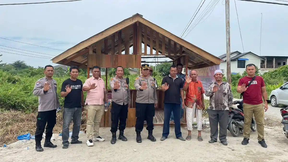 Polres Tanjungbalai Bersama Warga Bangun Posko di Kampung Bebas Narkoba