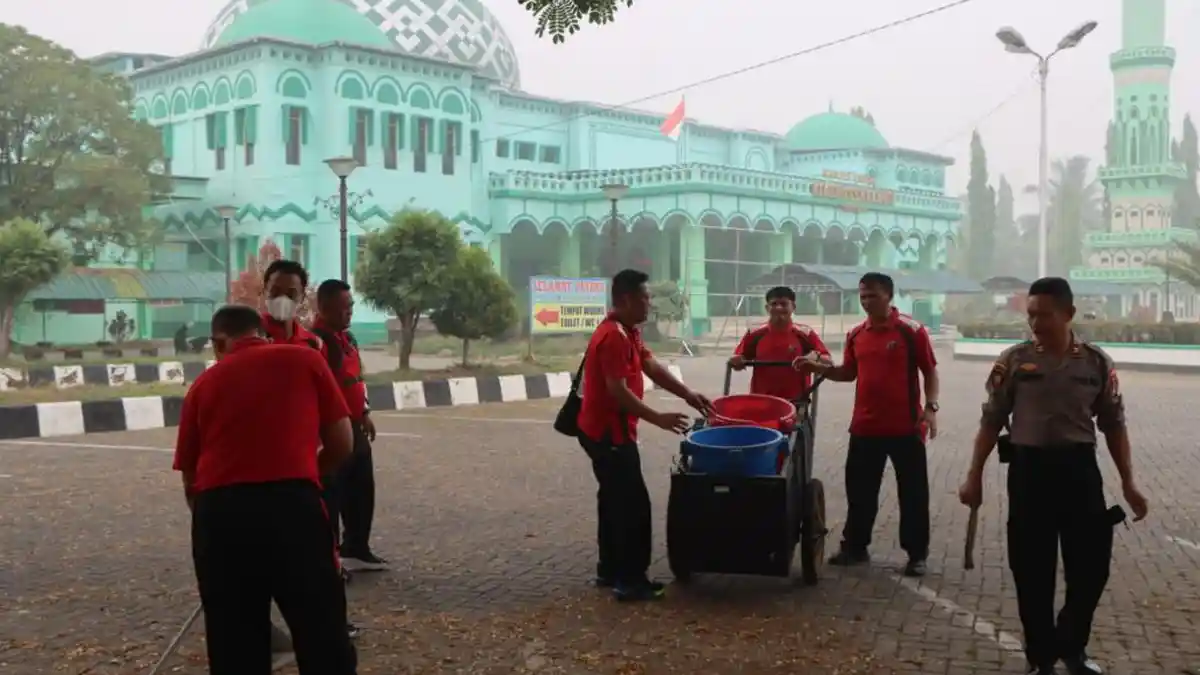 Dekatkan Diri dengan Warga, Polres HST Gelar Jumat Keliling dan Aksi ...