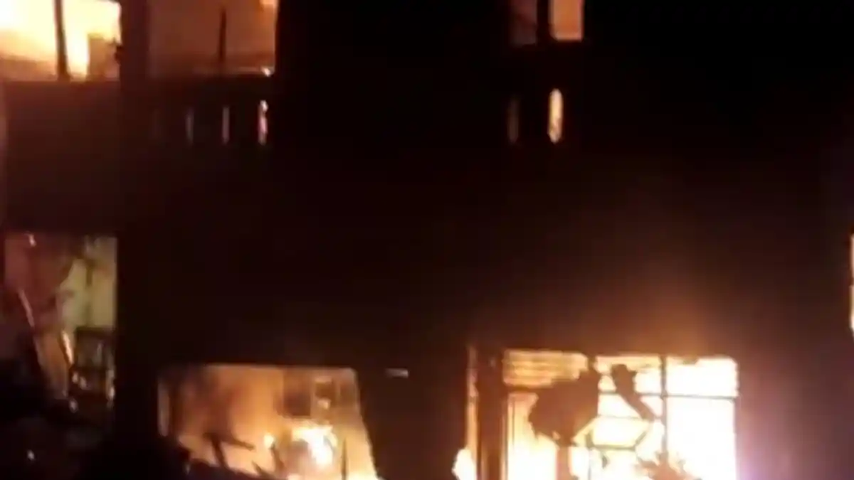 Permukiman di Jatinegara Terbakar saat Waktu Sahur