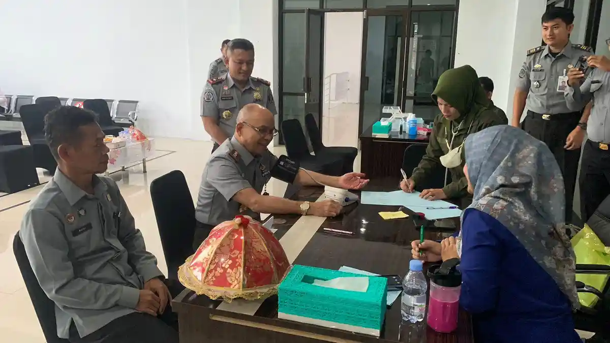 Kanwil Kemenkumham Sulbar Domor Darah Dalam Rangka HBI ke-74 Tahun