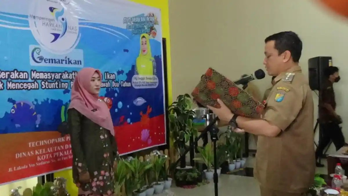 Dikukuhkan Jadi Bunda Gemari, Inggit Komitmen Tingkatkan Konsumsi Ikan Masyarakat Pekalongan