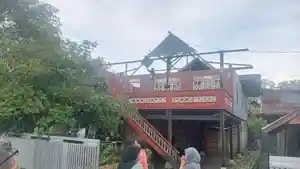 ANGIN-KENCANG-Rumah-warga-di-Desa-Leworeng.jpg