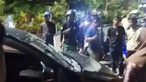 video-viral-sebuah-mobil-Daihatsu-Ayla-di-Kabupaten-Kolaka-kecelakaan.jpg
