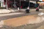 4 Kilometer Jalan Utama Perbatasan Desa Banjarsari-Suroturunan Kebumen Berlubang, Warga Resah 