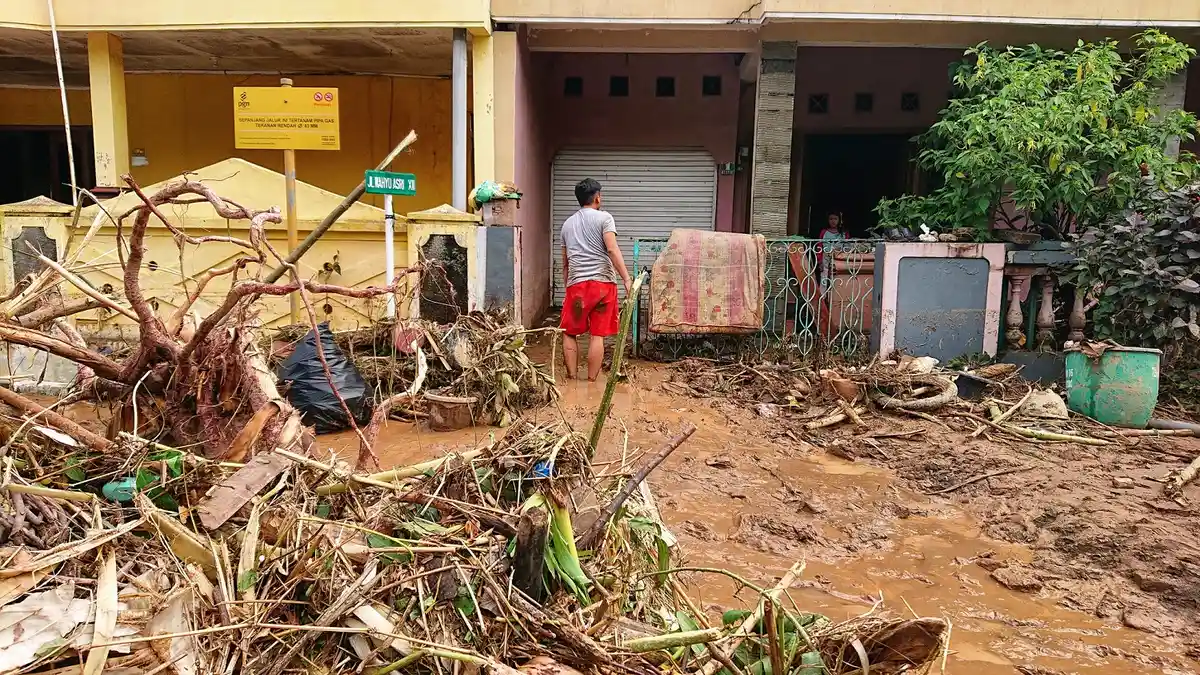 Banjir Bandang Terjang Perumahan Wahyu Utomo, Feri: Lima Sepeda Motor Hanyut Terbawa Arus - Banjir-di-Perumahan-Wahyu-Utomo-Ngaliyan.jpg