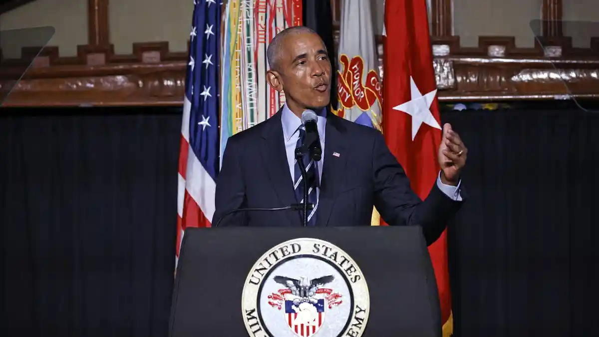 Barack Obama Kecam Klaim 'Aneh' Trump soal Pengkhianatan Pemilu 2016