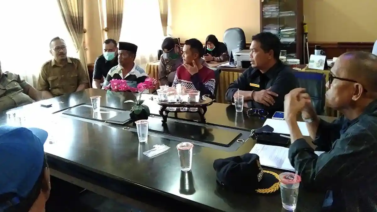 BLT belum Dicairkan, Warga Siti Ambia Datangi Kantor Bupati Aceh Singkil
