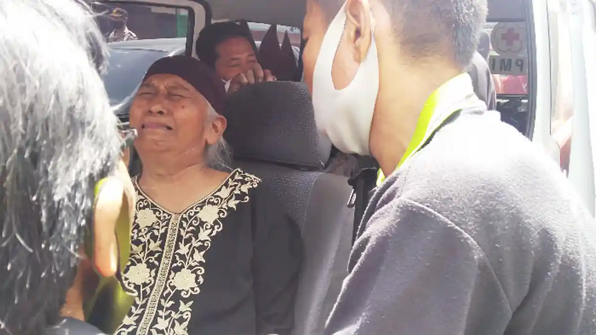 Kisah Nek Otong saat Lompat dari Lantai Dua Selamatkan Diri dari Kepungan Kobaran Api