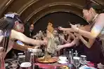 Euforia Imlek di Surabaya, Legacy Ballroom Tawarkan Jamuan Mewah Bernuansa Kerajaan Tiongkok