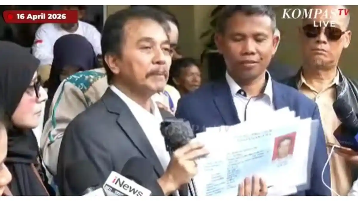 Pamerkan Fotokopi KTP Rismon, Roy Suryo Sindir Gelar Doktor Rismon: Tak ...