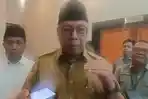 ZAKAT-Wali-Kota-Tangerang-Selatan-Benyamin-Davnie.jpg