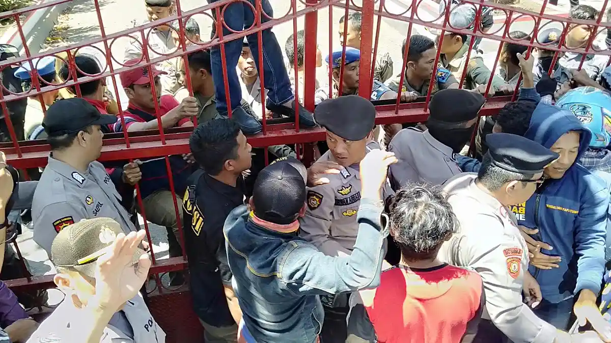 Empat Hari, Bupati Jeneponto Tiga Kali Didemo Warganya