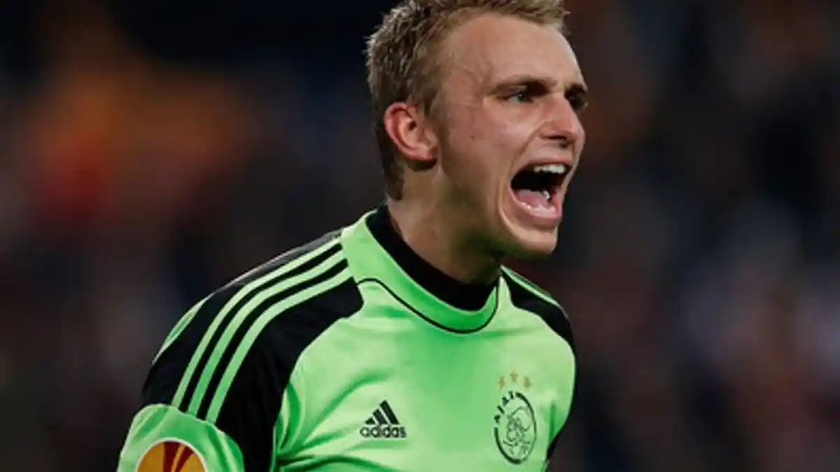 Jesper Cillessen Belum Mau Tinggalkan Ajax Amsterdam