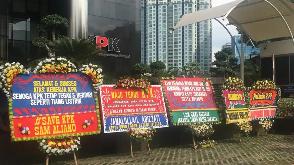 Pesan Sam Aliano untuk KPK: Tetaplah Tegak Berdiri Seperti Tiang Listrik