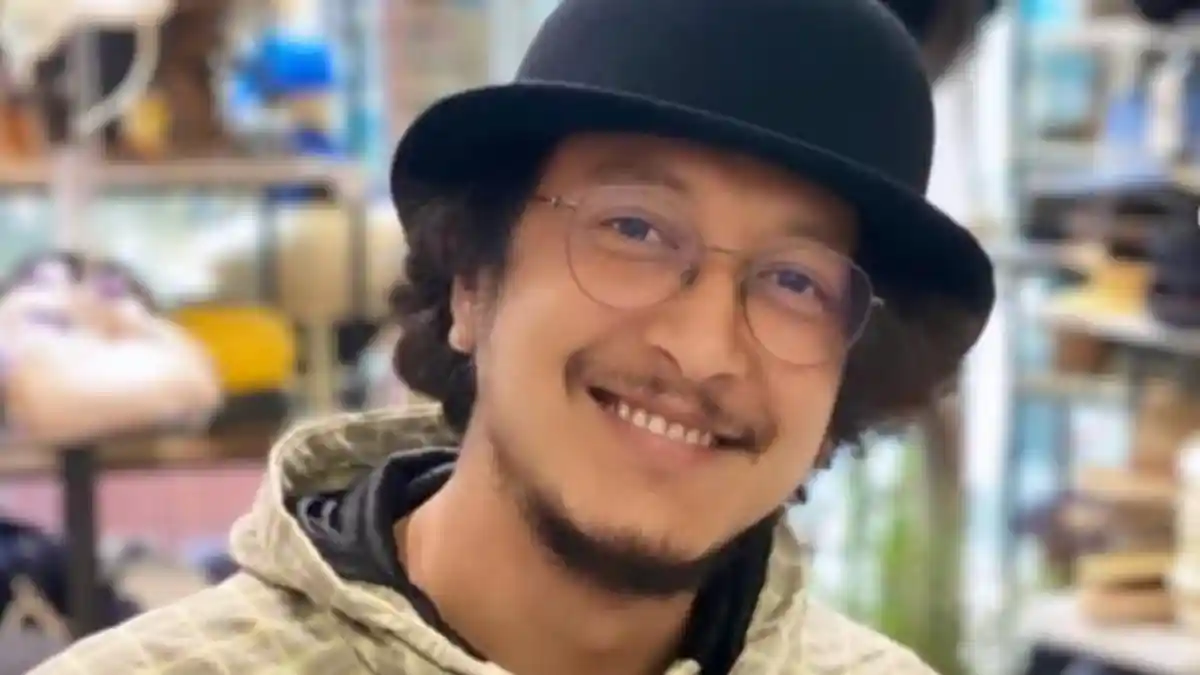 Kisah Pilu Dimas Anggara, Pernah Sepi Job TV, Banting Setir Jualan Risol hingga Keripik Keliling