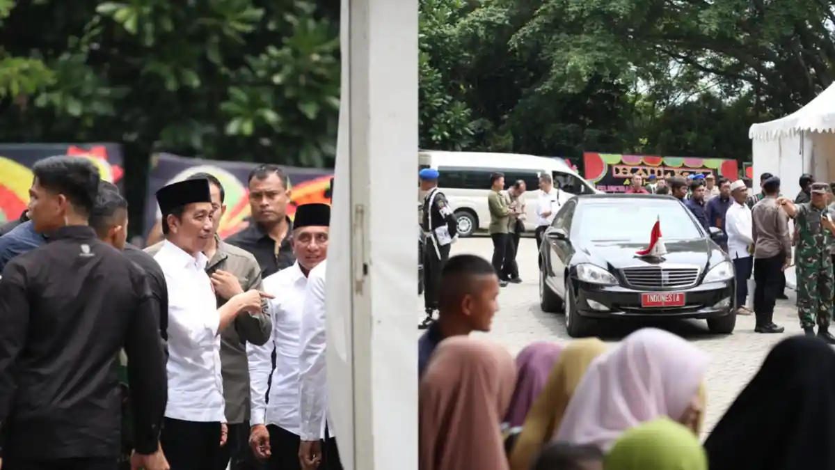 Usai Kunker ke Binjai, Presiden Jokowi Salat Jumat di Masjid Al Musannif Deli Serdang