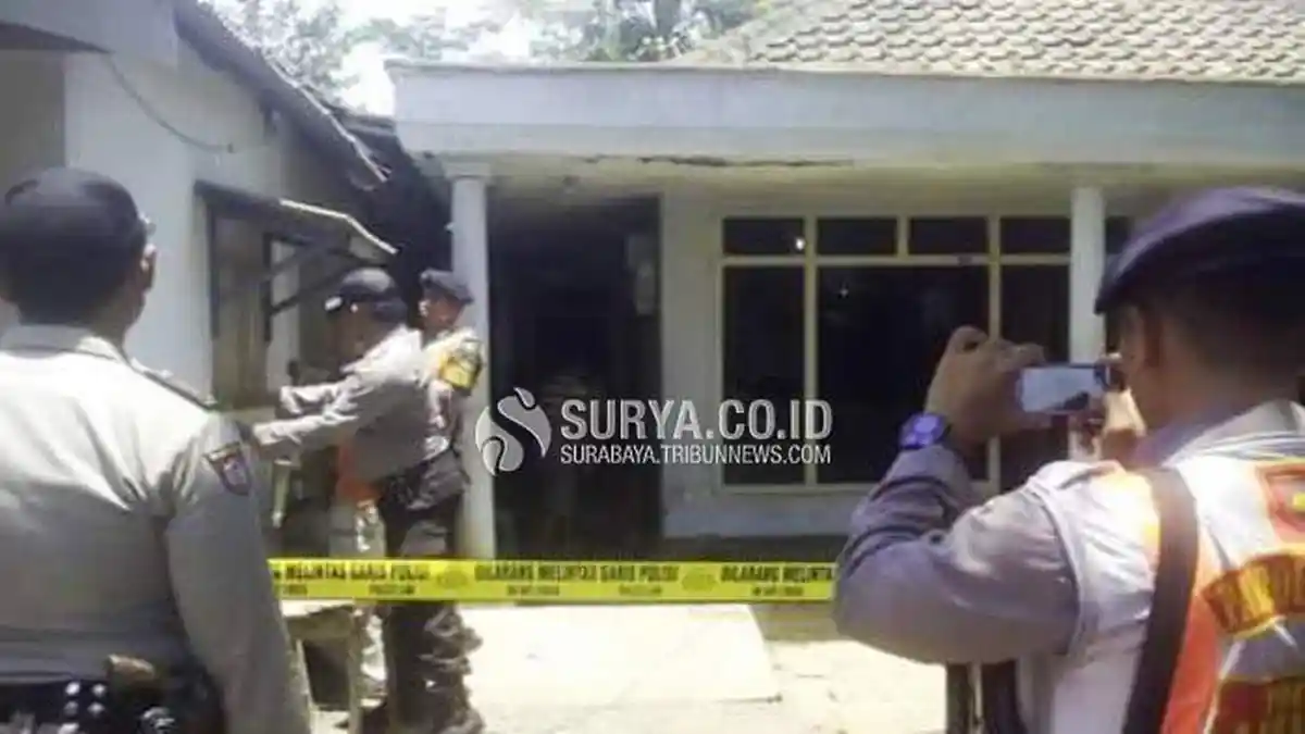 Polisi Jaga Rumah Teman Salim Kancil yang Terancam Dibunuh