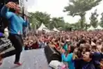 Maliq & d Essential Hibur Karyawan Kompas Gramedia