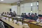 REGULASI-Aliansi-Penambang-Tradisional-Kediri-Raya-dalam-Rapat-Dengar-Pendapat.jpg