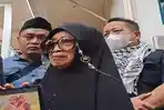 Umi-Yuni-Diam-diam-Nikah-Lagi-Ibu-Ustaz-Arifin-Ilham-Kecewa-Ungkap-Foto-Mesra-Menantunya.jpg