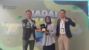 Mariana-menerima-hadiah-emas-seberat-124-gram-dari-pegadaian-22.jpg