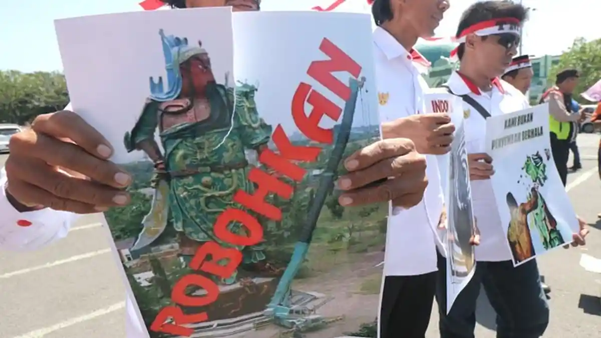 Setelah Patung, Apa Lagi yang akan Diributi?