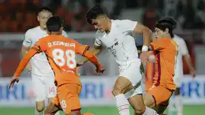 Cuplikan-laga-Borneo-FC-vs-Persis.jpg
