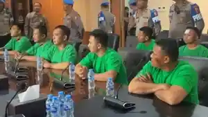 Tujuh-anggota-Brimob-Polda-Metro-yang-melindas-diver-ojol-Affan-Kurniawan.jpg