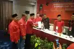 Penyerahan-SK-Pengurus-Pimpinan-DPC-PDIP-kepada-Iman-Irdian-Saragih_1.jpg