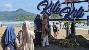 Wisata-Edukasi-Konservasi-Penyu-Pantai-Taman-Kili.jpg