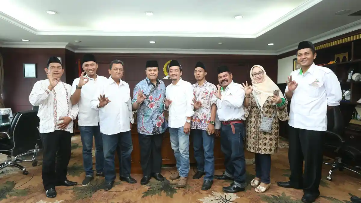 Rumpun Masyarakat Betawi Undang Hidayat Nur Wahid Pada Milad Ke-8