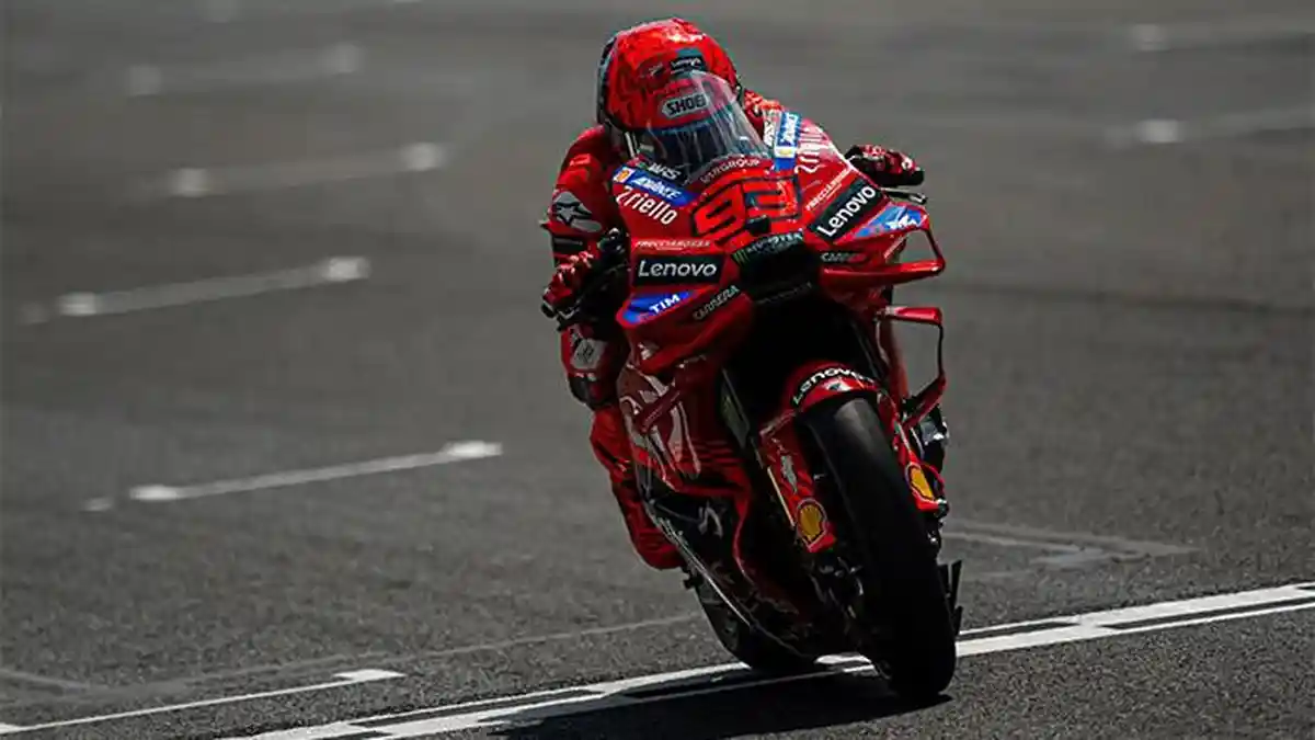 SOMBONGNYA Marc Marquez Asapi Pecco Bagnaia di MotoGP Belanda 2025 Live ...