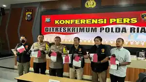 polda-riau-ekspos-pengeroyokan-yang-melibatkan-polisi.jpg