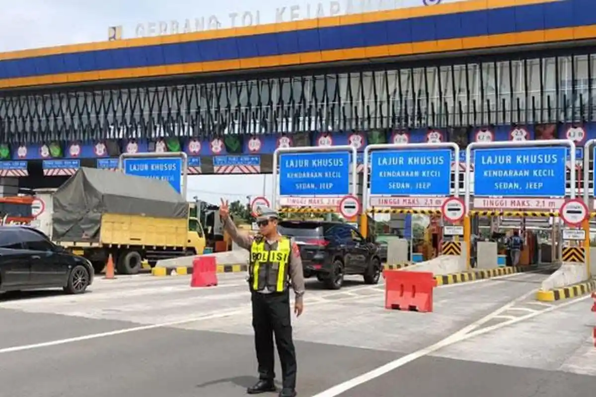 Urai Kemacetan Arus Balik 1 Abad NU di Sidoarjo, Polisi Terapkan Contra Flow Tol Surabaya-Malang