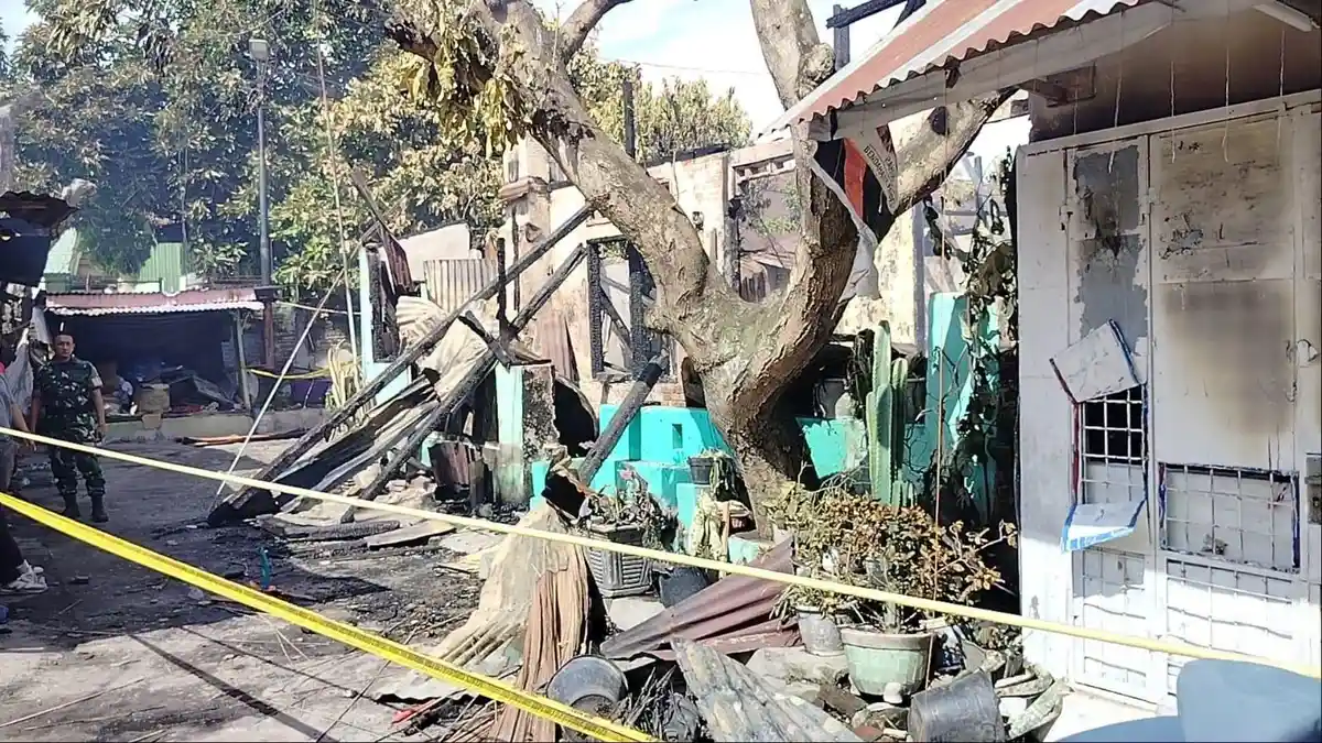 Kebakaran Hebat Lahap Permukiman Padat di Jalan Putri Hijau Medan, Puluhan Warga Mengungsi