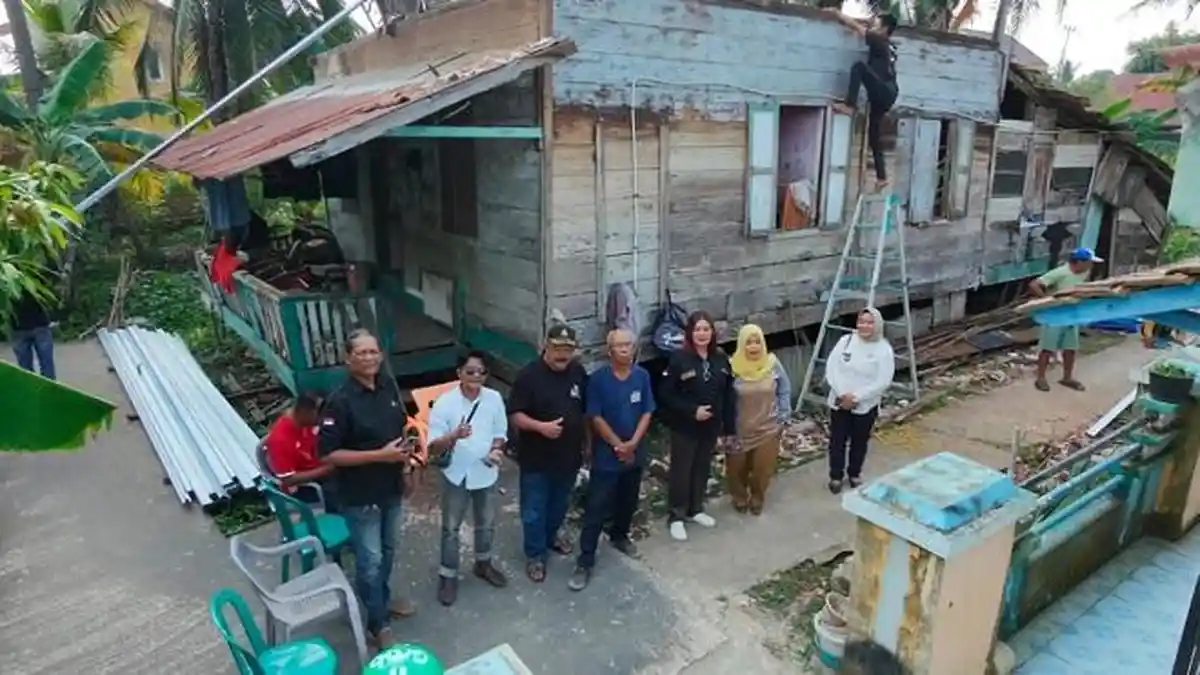 Hari Bhayangkara ke-80, Kapolri Hadiahi Bedah Rumah untuk Guru Ngaji - Tribun-timur.com