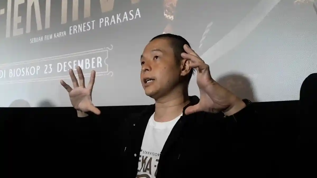 Ernest Prakasa Mengaku Hindari Menonton Film Sebelum Produksi