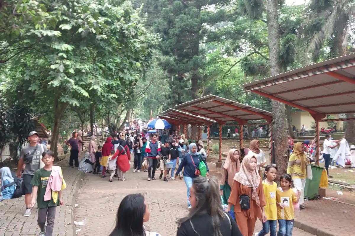 Hingga pukul 11.00 Sudah 27.000 Orang Berwisata ke Ragunan, Ada Kemungkinan Jam Operasional Ditambah