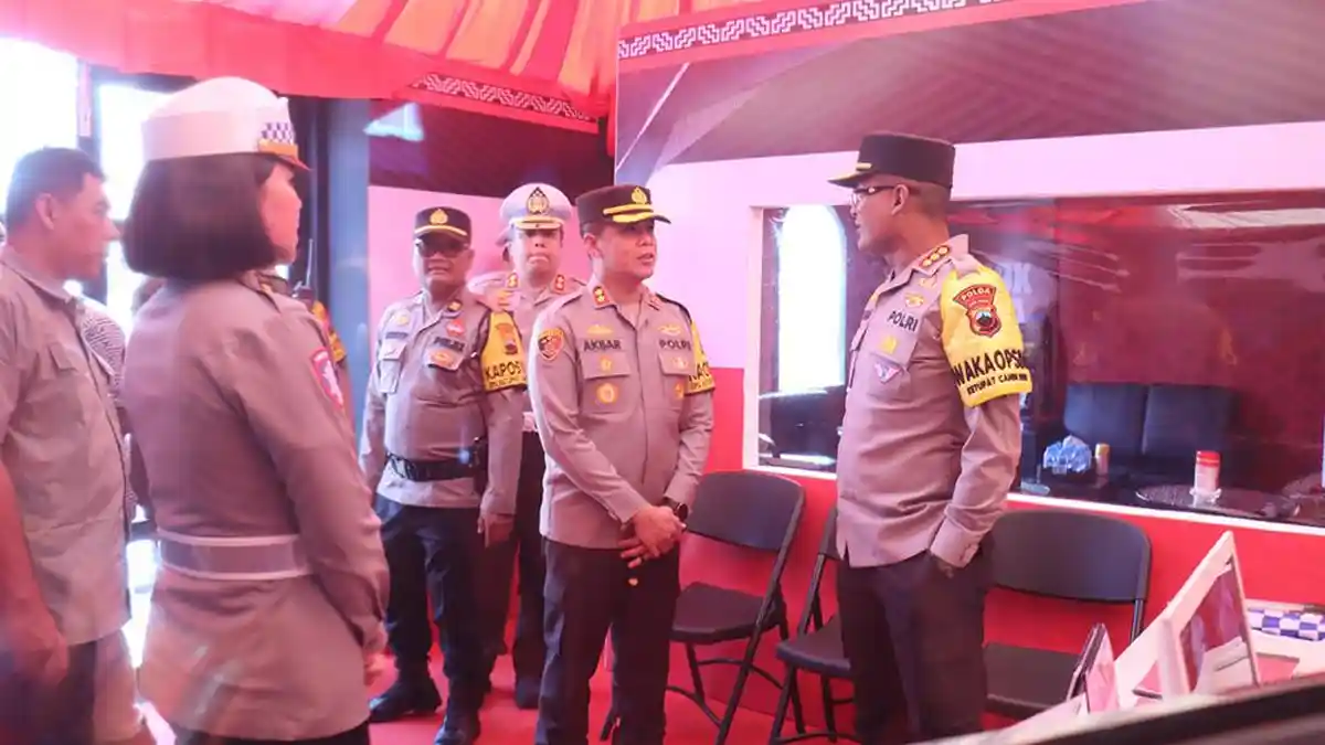 Wakapolda Jateng Tinjau Pos Pelayanan Operasi Ketupat Candi di Purbalingga