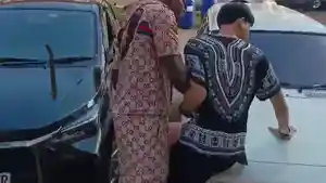 Viral-video-pesepak-bola-naturalisasi-Egwuatu-Ouseloka-menganiaya-pria-di-Tangerang.jpg
