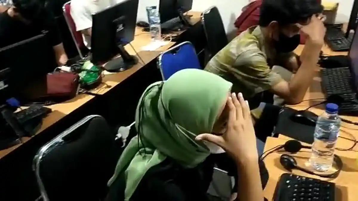 Karyawan Pinjol yang Digerebek Polisi di PIK Digaji Rp 3 Juta, Banyak yang Baru Lulus Sekolah