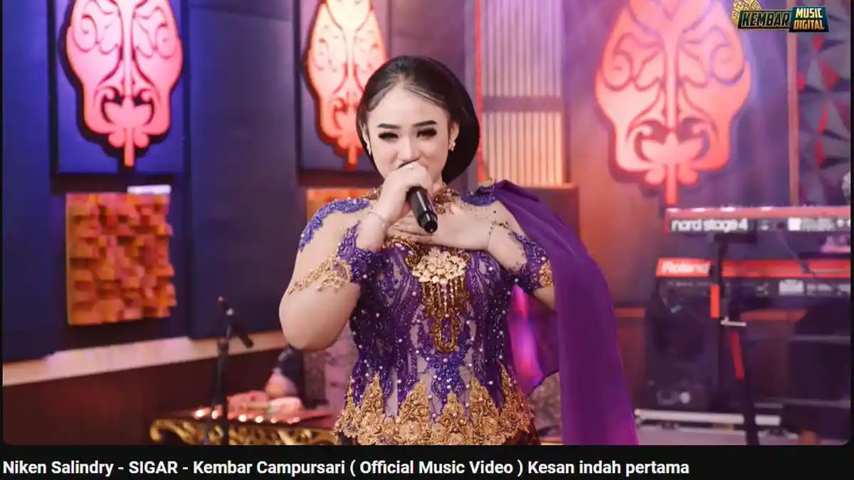 Kunci Gitar dan Lirik Lagu Santri Pekok - Niken Salindry