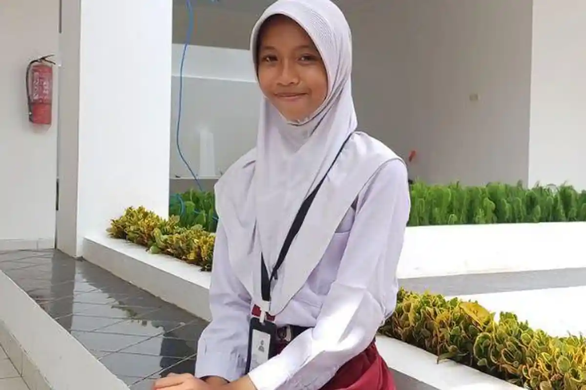 Kisah Zahwa Siswi SMP Menyambi Jualan Kue Sepulang Sekolah, Rela Uang Jajan Dipakai Modal Usaha