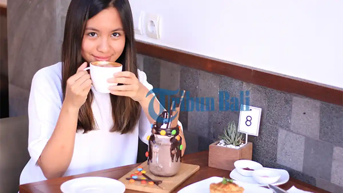 Frakeshakes Cantik dan Menggoda Bagi Penikmat Kopi di Revayah Coffee